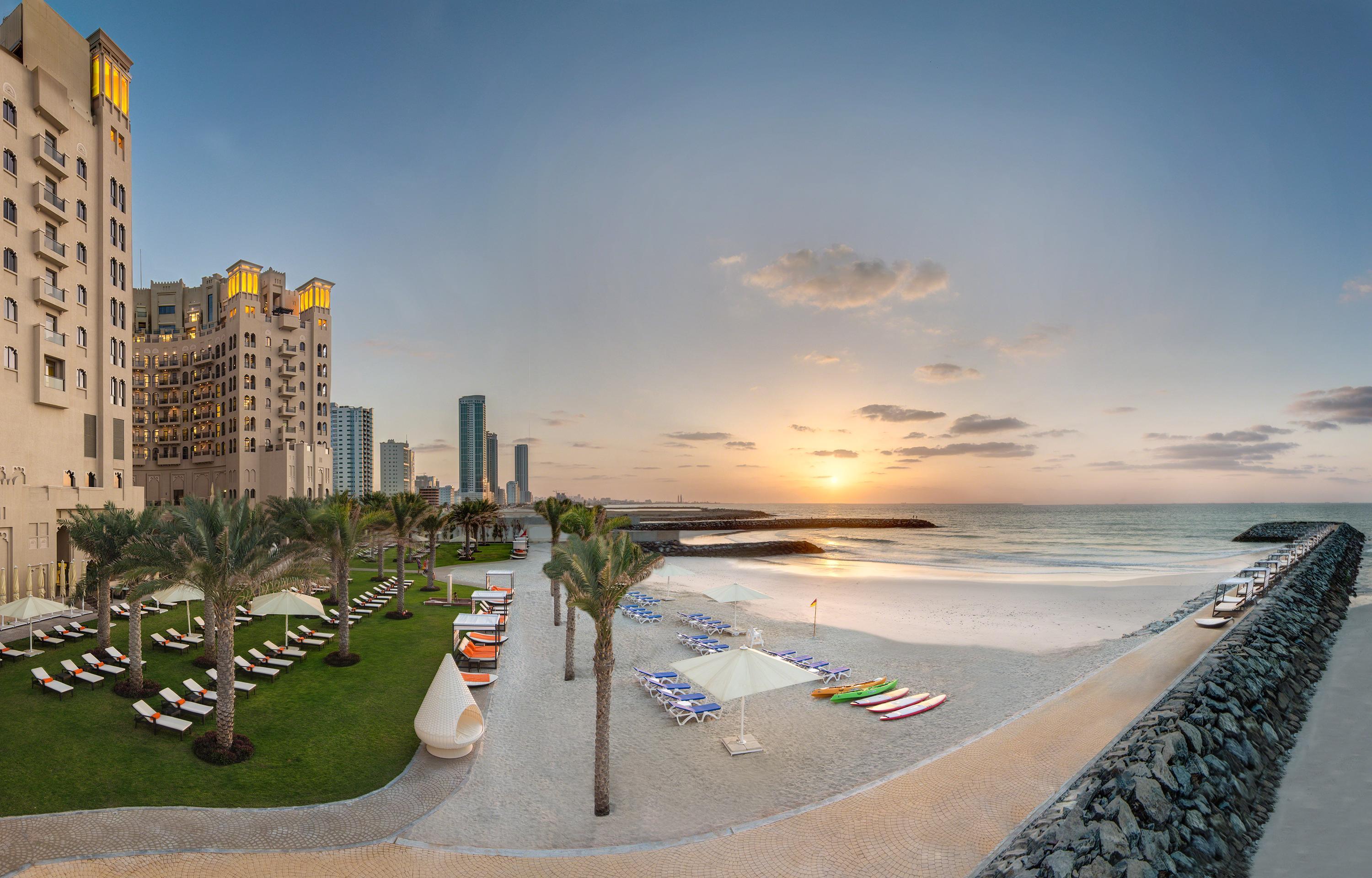 Bahi Ajman Palace Hotel エクステリア 写真 Beach at Jumeirah Beach Residence