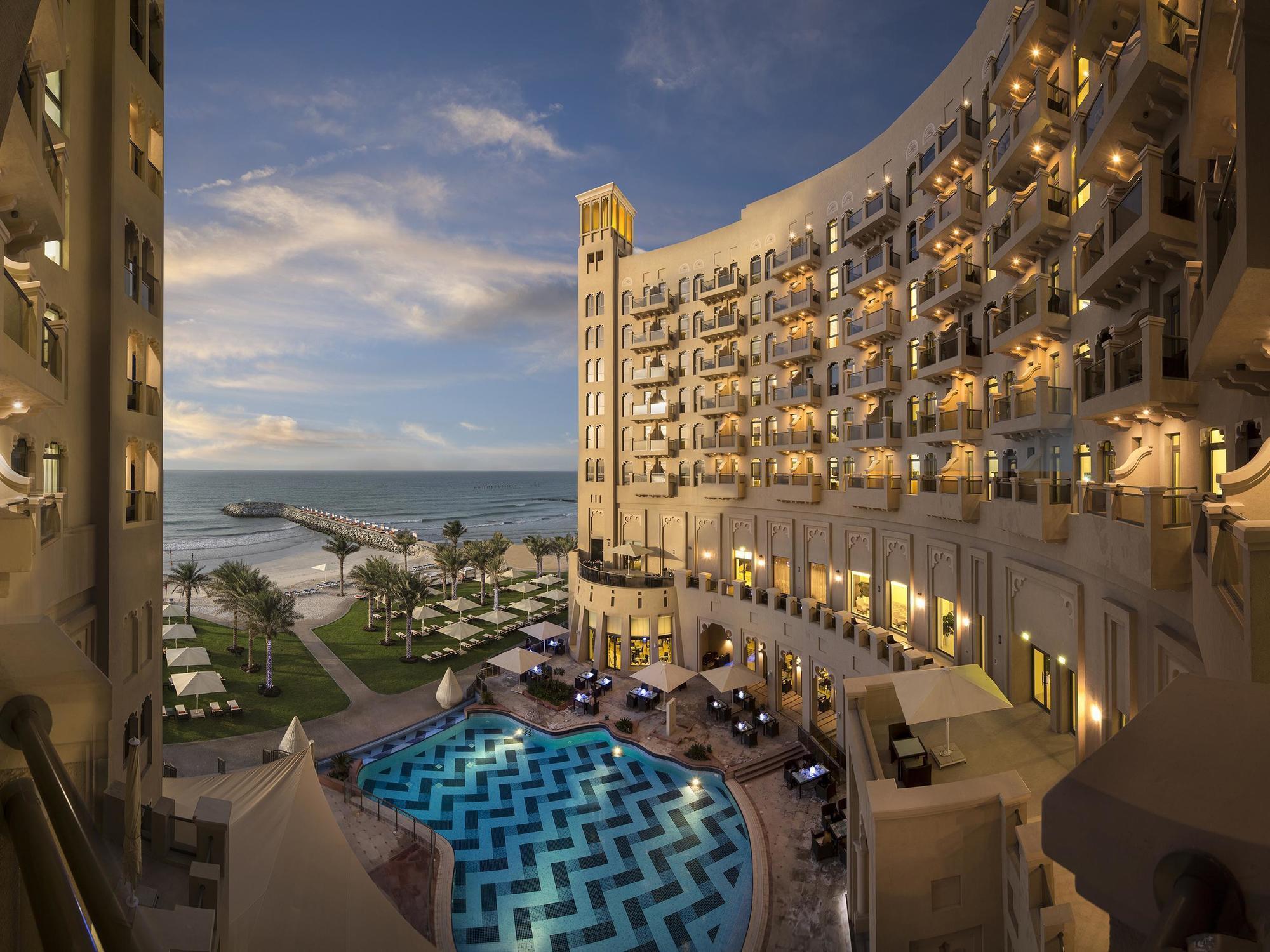 Bahi Ajman Palace Hotel エクステリア 写真 The Oberoi Dubai