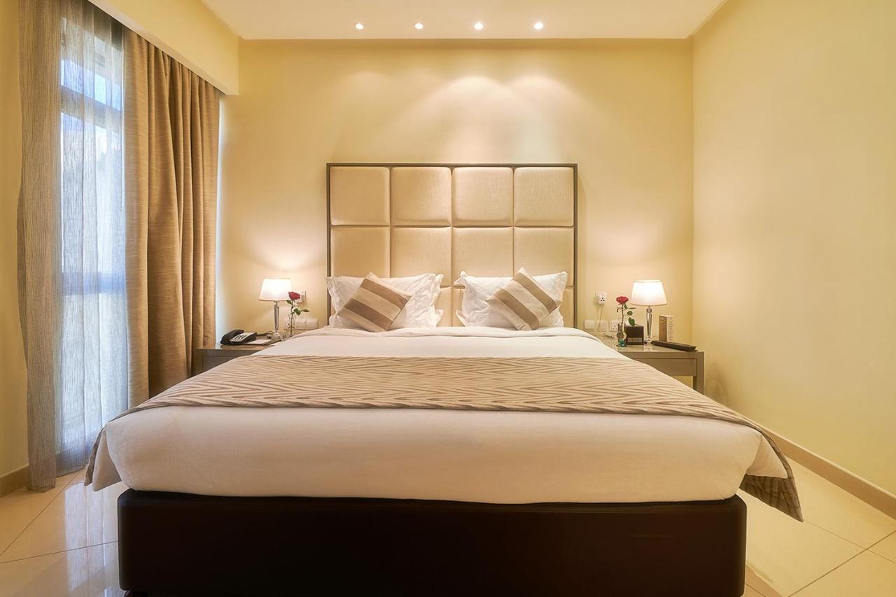 Bahi Ajman Palace Hotel エクステリア 写真 A bedroom at the hotel