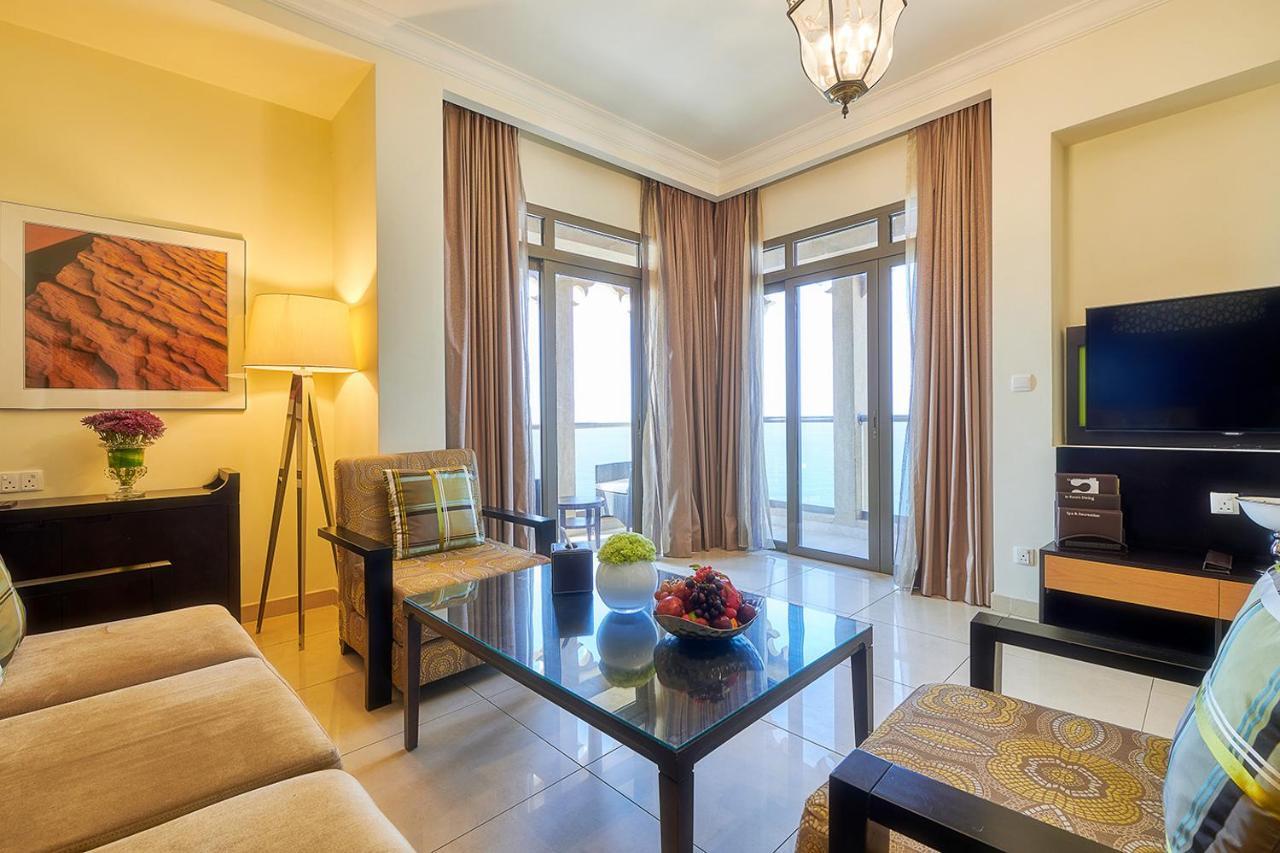 Bahi Ajman Palace Hotel エクステリア 写真